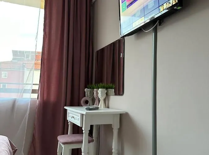 “poli” Gæstehus